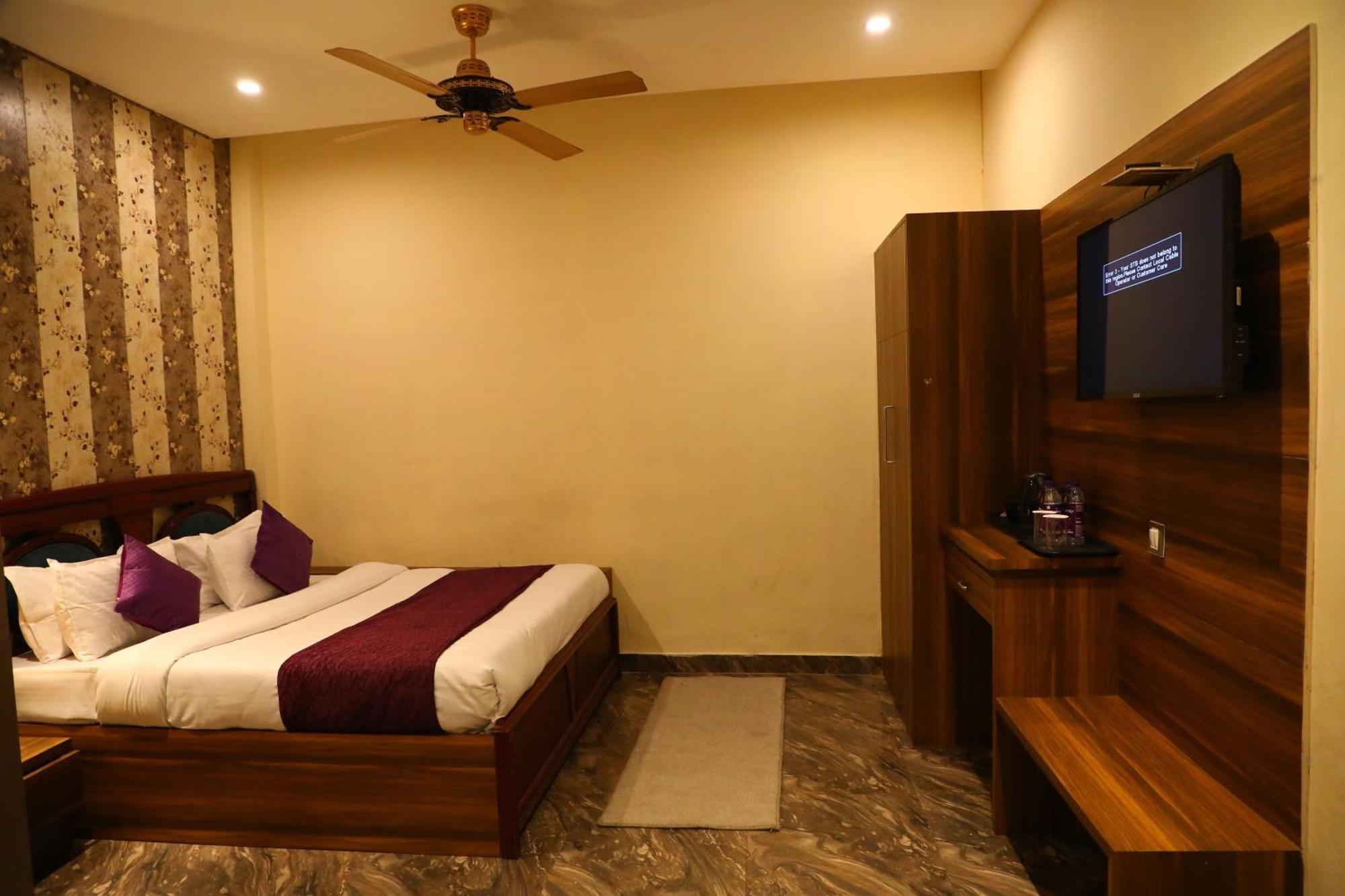 Perfectstayz Premium @Harkipauri Road Haridwār Zimmer foto